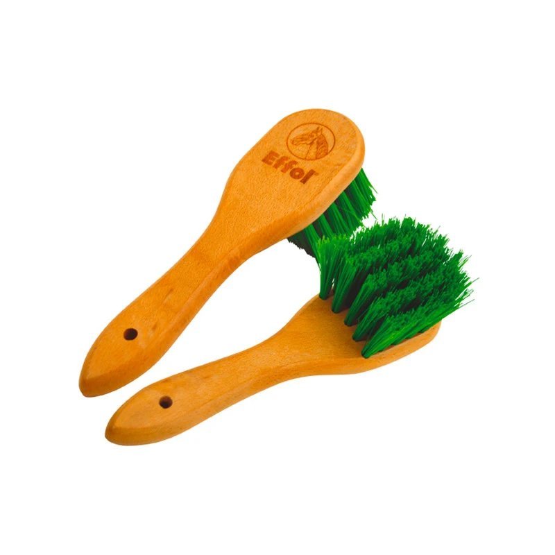 Effol Spazzola Zoccoli con Manico in Legno