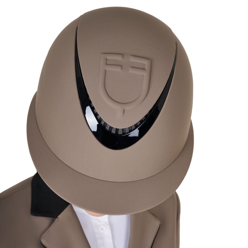 Equestro Cap donna con visiera larga e logo embossed omologazione EN - Marrone